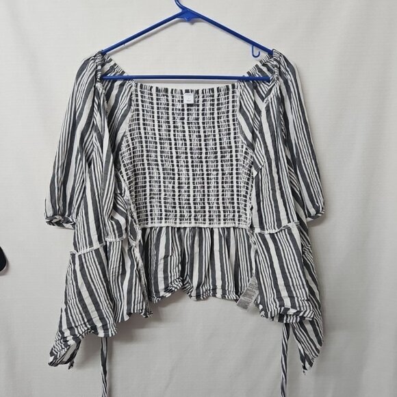 Womens Sz Small Old Navy Stripe Wrap Blouse Gray White V Neck Yk2 Peasant Beachy - Picture 8 of 10